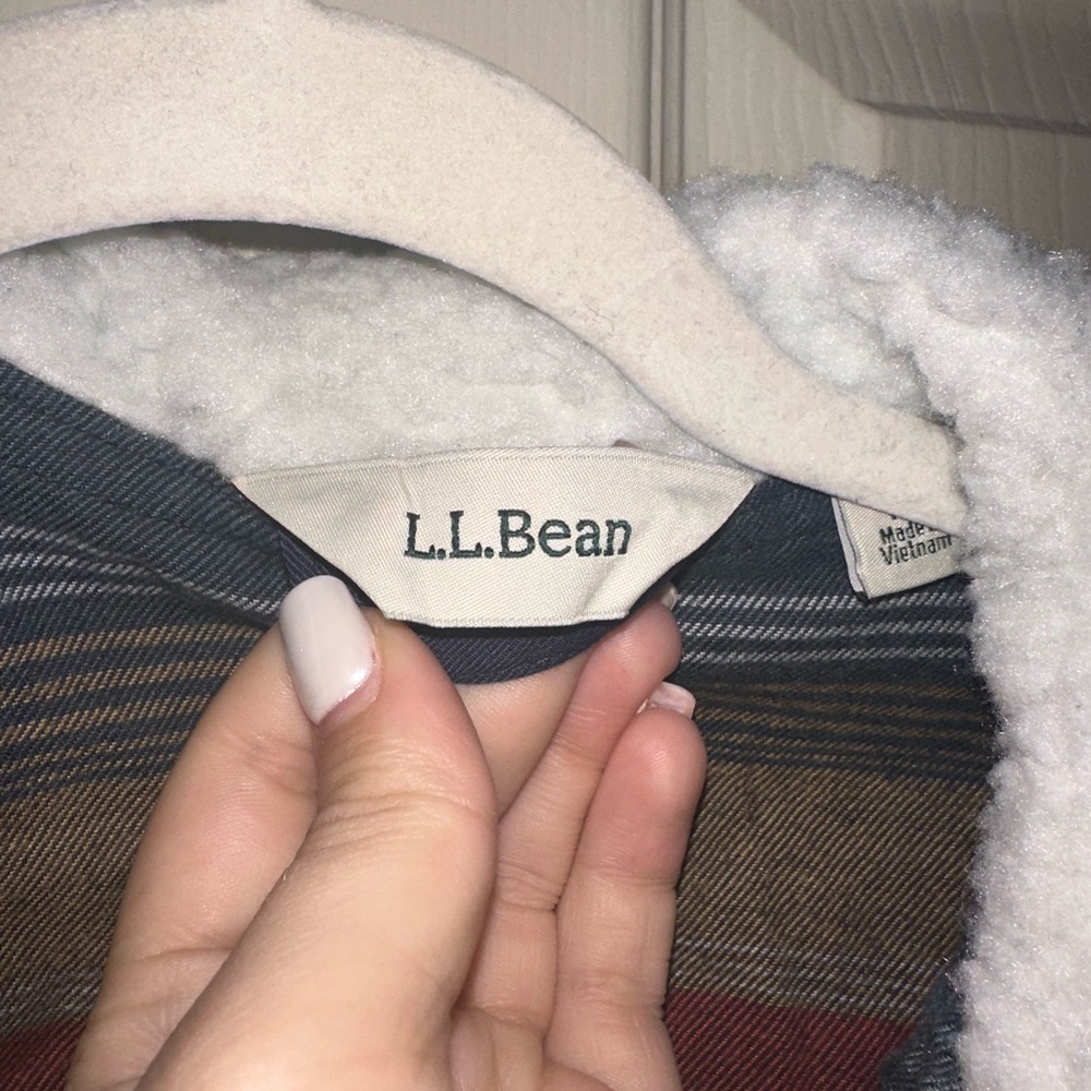 L.L. Bean Dark Blue Utility Jacket with White Sherpa Collar XS pet. outdoor fall - Picture 5 of 13